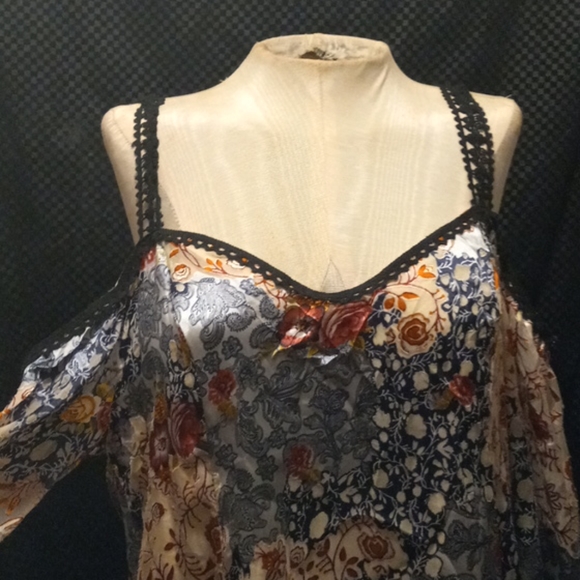 Top - Picture 1 of 6